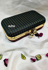 MS7 - Double Side Different Design Premium Sungudi Fabric Maroon with Green Muthukattam Design Pin-tuck with Box Clutch for Women