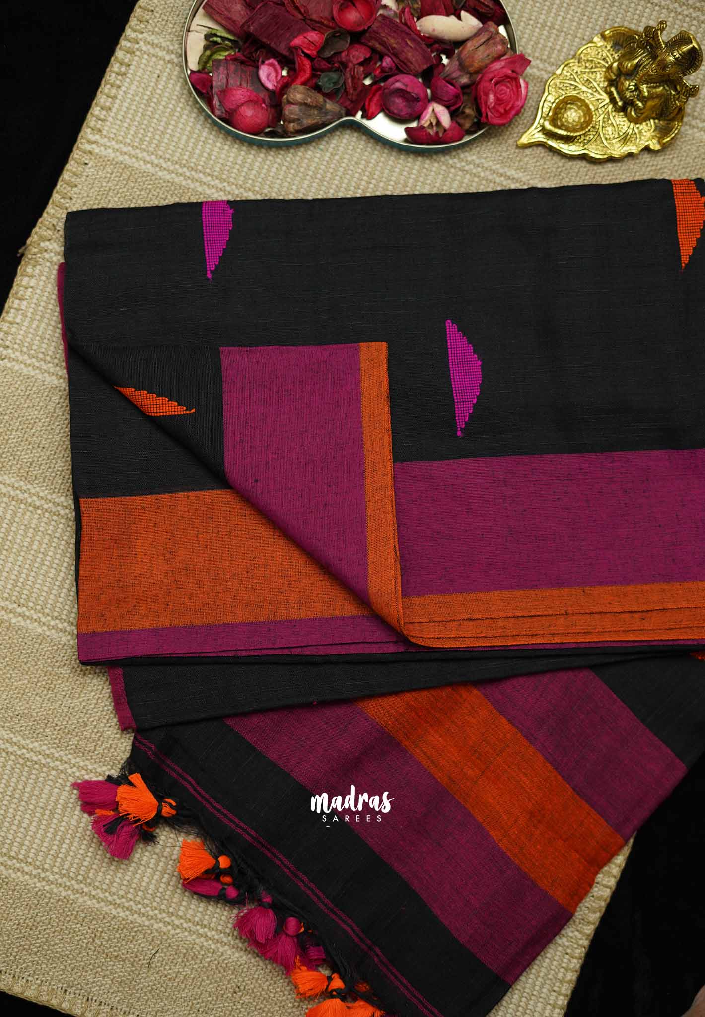 Khadi linen Mukkonam Buttas Black Ganga Jamuna border - Madras Sarees