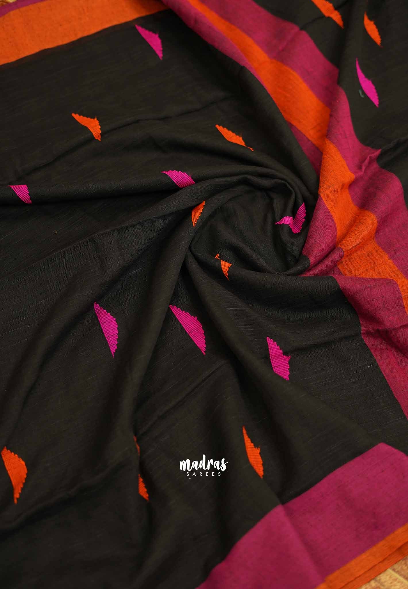 Khadi linen Mukkonam Buttas Black Ganga Jamuna border - Madras Sarees