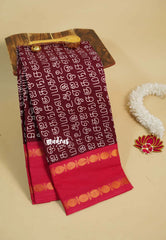 Mozhi - Sungudi cotton with tamil letters rettapet rudraksham border - Winered with Pink