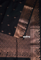 Jet Black - Sowbhagya Gift silk – Soft Silk Elegance Saree Copper Zari Kanjivaram Style Traditinal Border with Buttas and Rich Pallu - Perfect for Festive Celebration