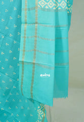 Cyan Blue - Subbulakshmi - Sungudi 100 Count Saree with Rettapetta Rudraksham Border Ayutha ezhuthu Buttas with Blouse Combo - Best for Casual Wear | Summer Wear | School | College | Office wear