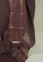 Mauve Brown - Subbulakshmi - Sungudi 100 Count Saree Polka Dots in Body with Rettapeta Peacock Border and Ajrakh Printed Blouse Combo - Best for Casual Wear | Summer Wear | Temple visit