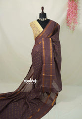 Mauve Brown - Subbulakshmi - Sungudi 100 Count Saree Polka Dots in Body with Rettapeta Peacock Border and Ajrakh Printed Blouse Combo - Best for Casual Wear | Summer Wear | Temple visit