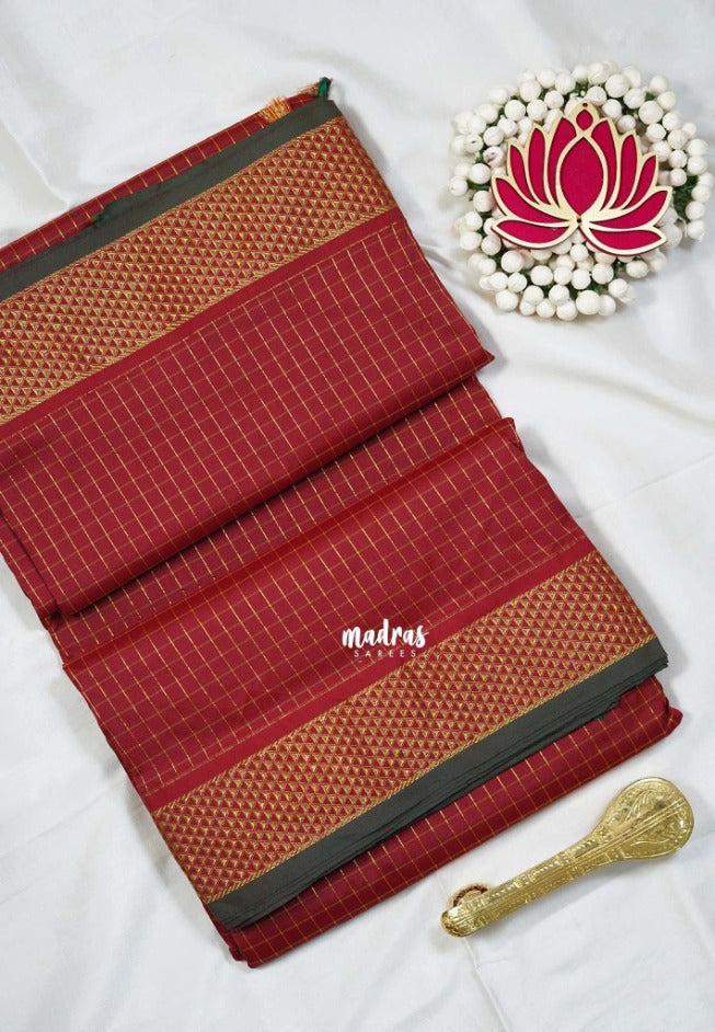 Reddish Maroon - 9 yards Gadwal Silk Cotton Saree Muthukattam with Zari Border - Best for Small Functions