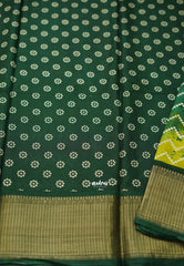 Gradient printed silk with zigzag prints green