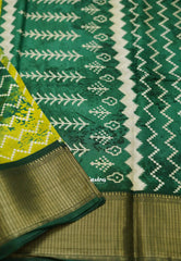 Gradient printed silk with zigzag prints green