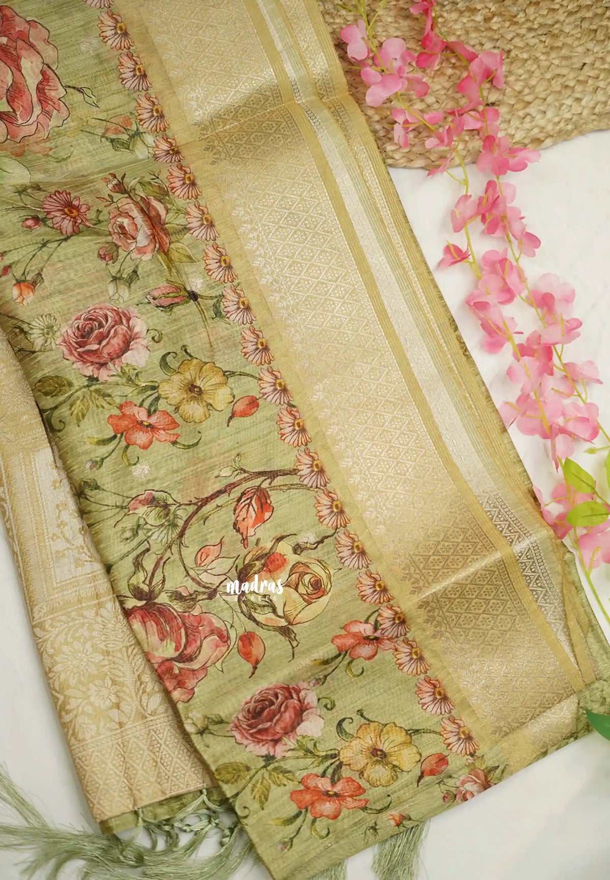 Semi Tussar saree Jute blend - Golden Green