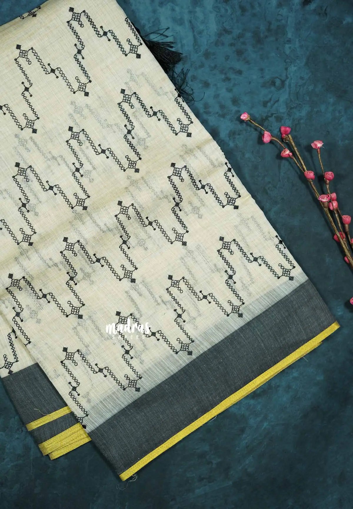 Zigzag - Halfwhite Haasini - Bamboo cotton silk with embroidery