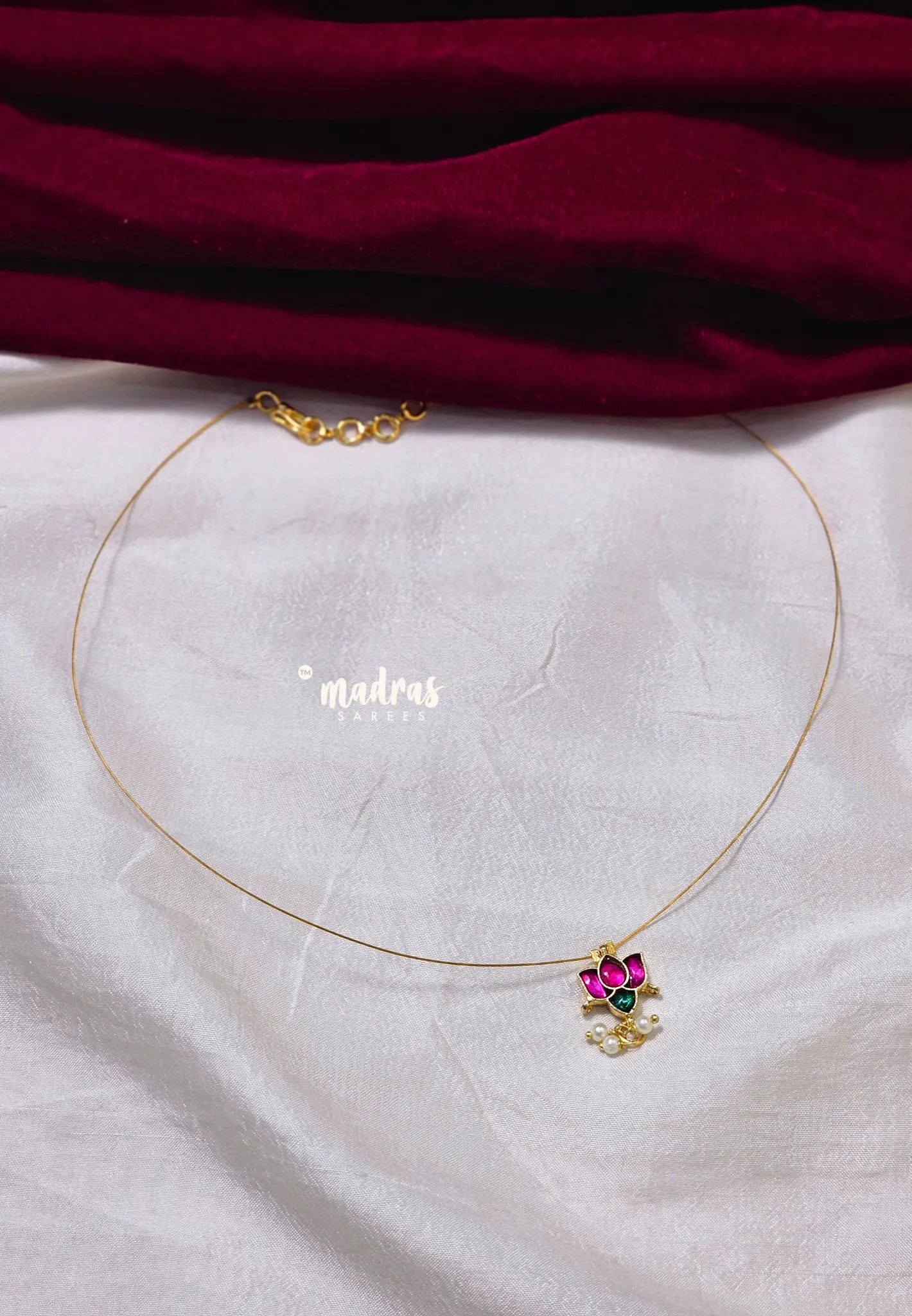 Invisible viral Wire Necklace – Premium Floating Pendant