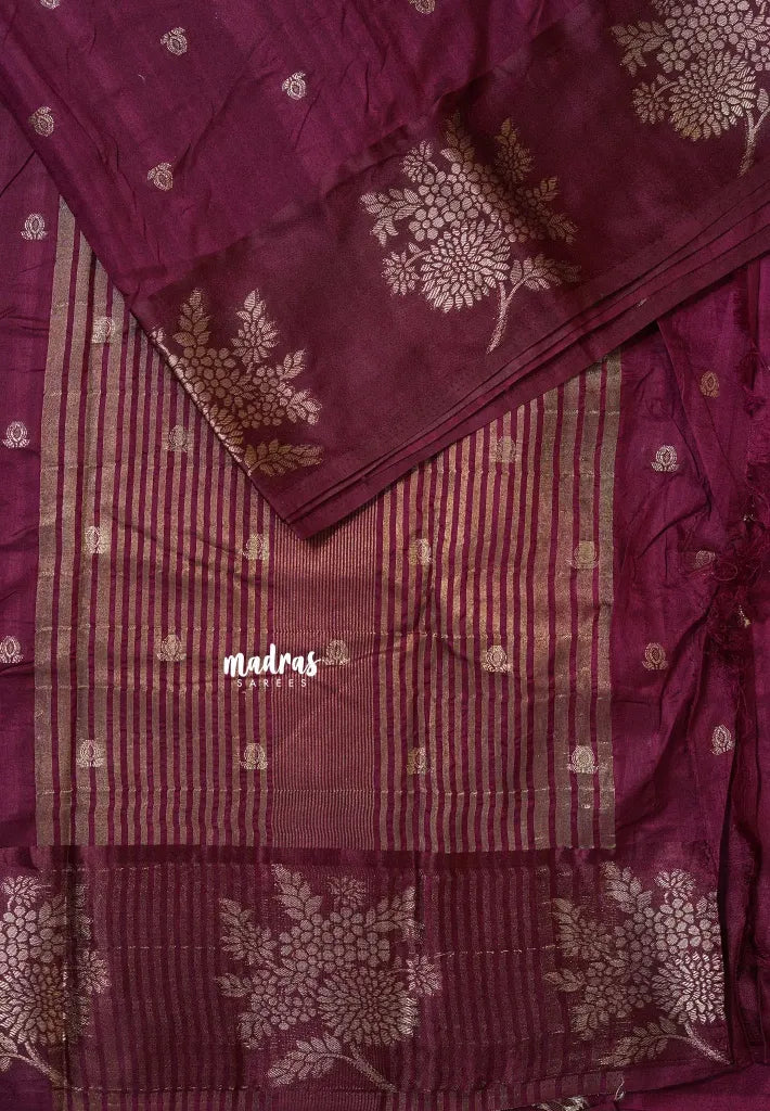 Winered - Madhuram - Soft Matka silk with grooves body and floral border with buttas