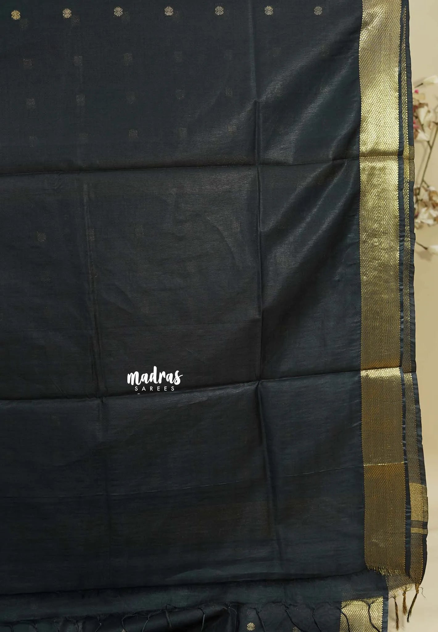 Black - Mangalgiri semi pattu buttas body with zari border