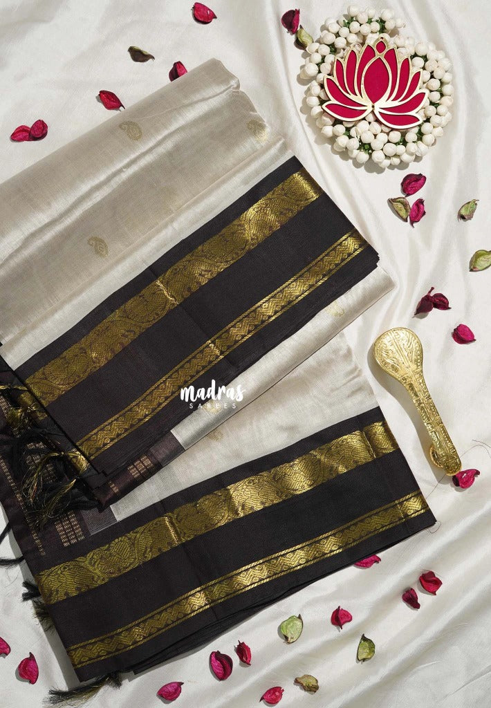 Creamy Ivory - Meenakshi - Light Weight Pure Silk Cotton Saree Yanai, Mayil  Border with Buttas Contrast Pallu and Blouse - Perfect for Wedding Functions