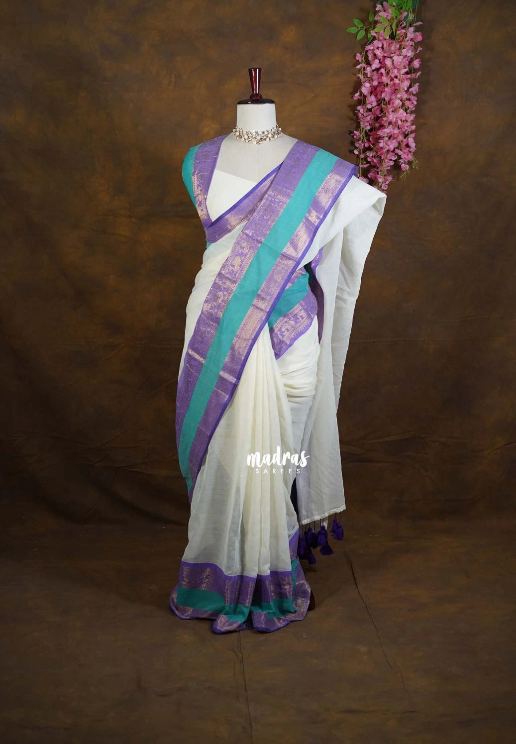 (PRE-BOOKING) Creamy Ivory - Soft Mul cotton with Plain body and Mayil Border - Perfect for Festive Wear