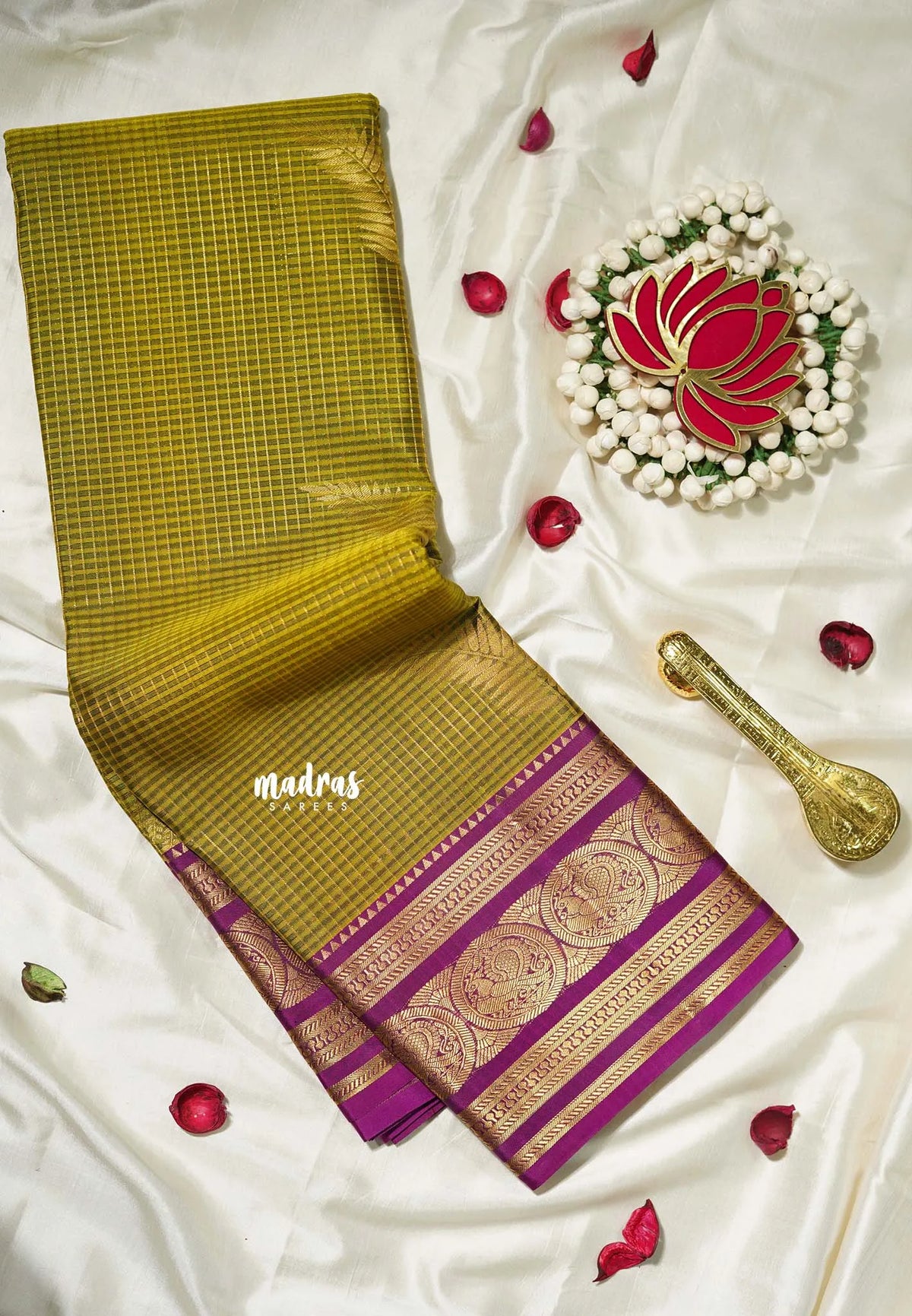 Fresh Olive Green - Kumudavalli - Pure Kanchivaram Wedding Bridal Silk Saree Checks with Leaf Buttas and Peacock Border - Perfect for Wedding Functions