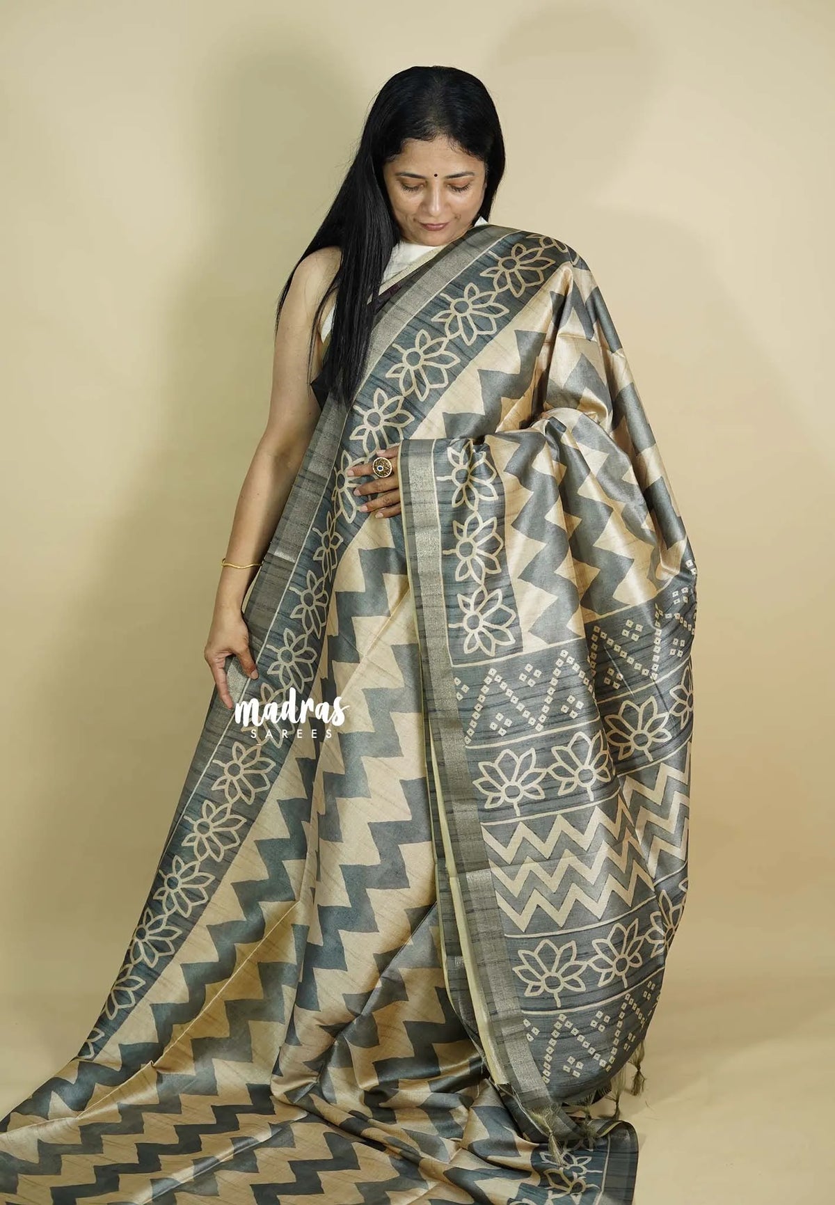 Grey - Roopa - Lightweight semi tussar grooves weaving with zig zag prints
