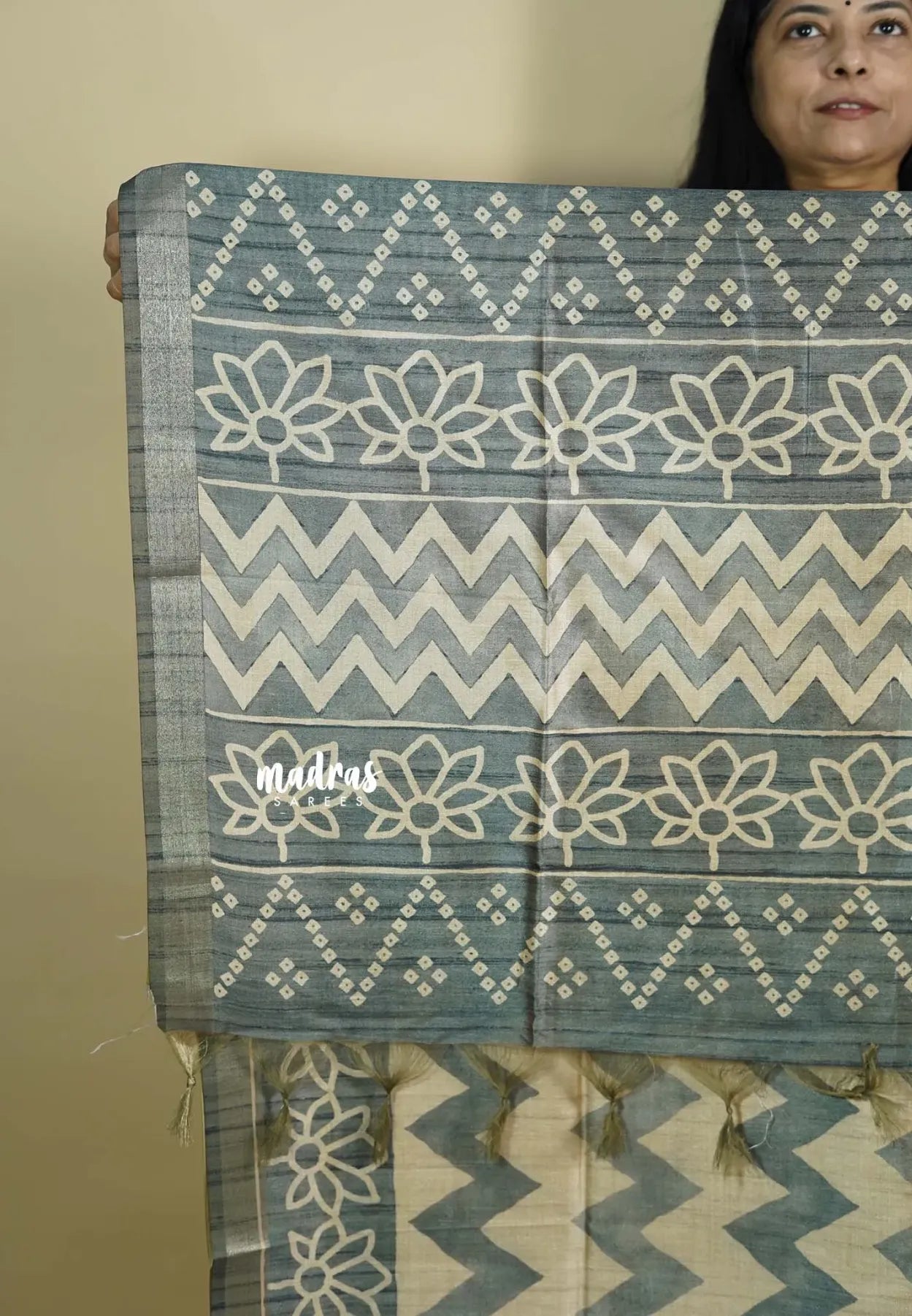 Grey - Roopa - Lightweight semi tussar grooves weaving with zig zag prints