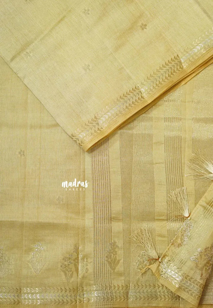 Sandal - Raaga - Lightweight Semi tussar saree with small floral border with buttas