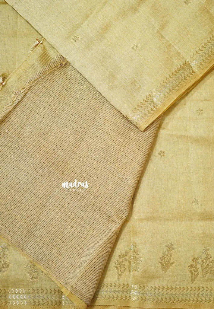 Sandal - Raaga - Lightweight Semi tussar saree with small floral border with buttas
