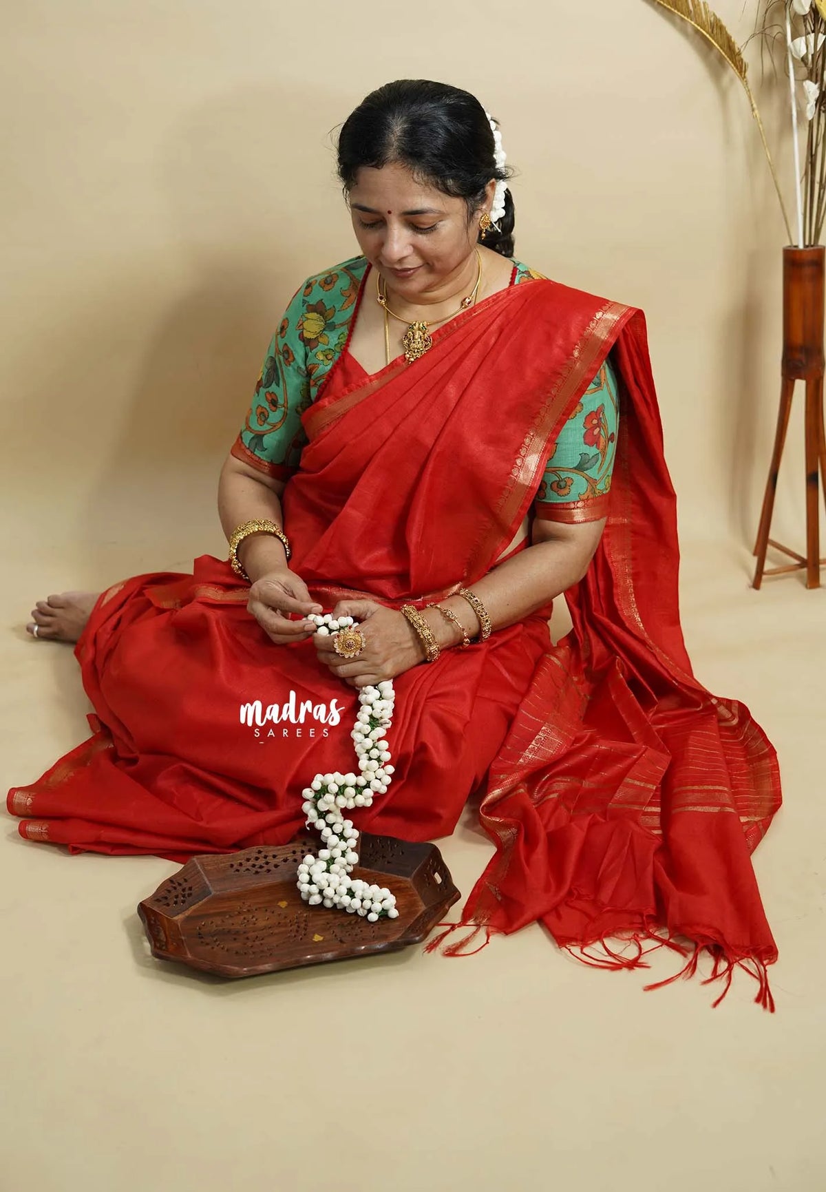 Roja Raagam – Red Mangalgiri Saree with Double Blouse Combo