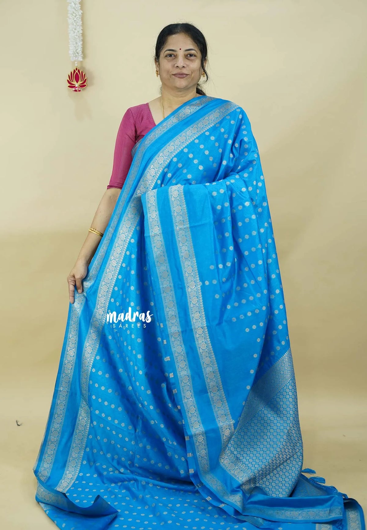 Blue Muse - Raaga - Premium Raw Mango silk saree with Rettabeta Border and Buttas