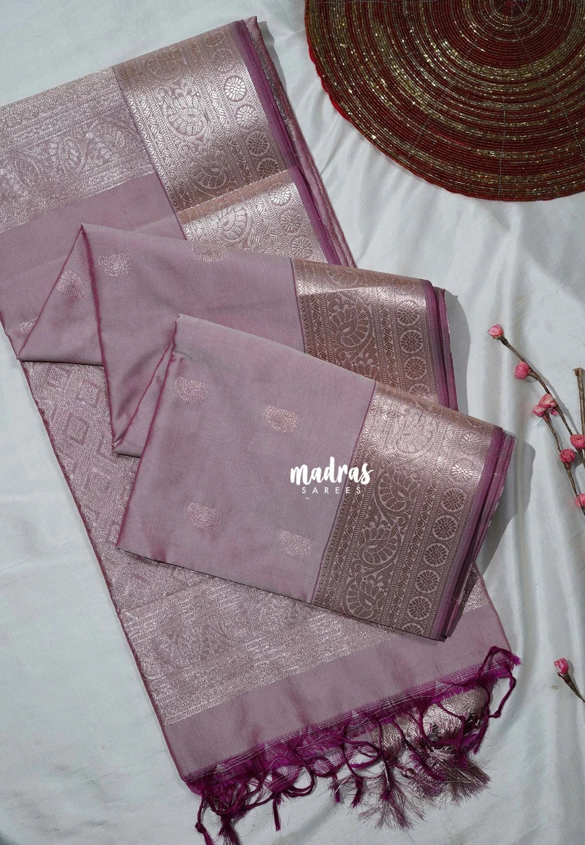 Dual Shade Pastel Onion Purple - Sowbhagya Gift silk – Soft Silk Elegance Saree Traditinal Border with Mango Buttas and Rich Pallu - Perfect for Festive Celebration