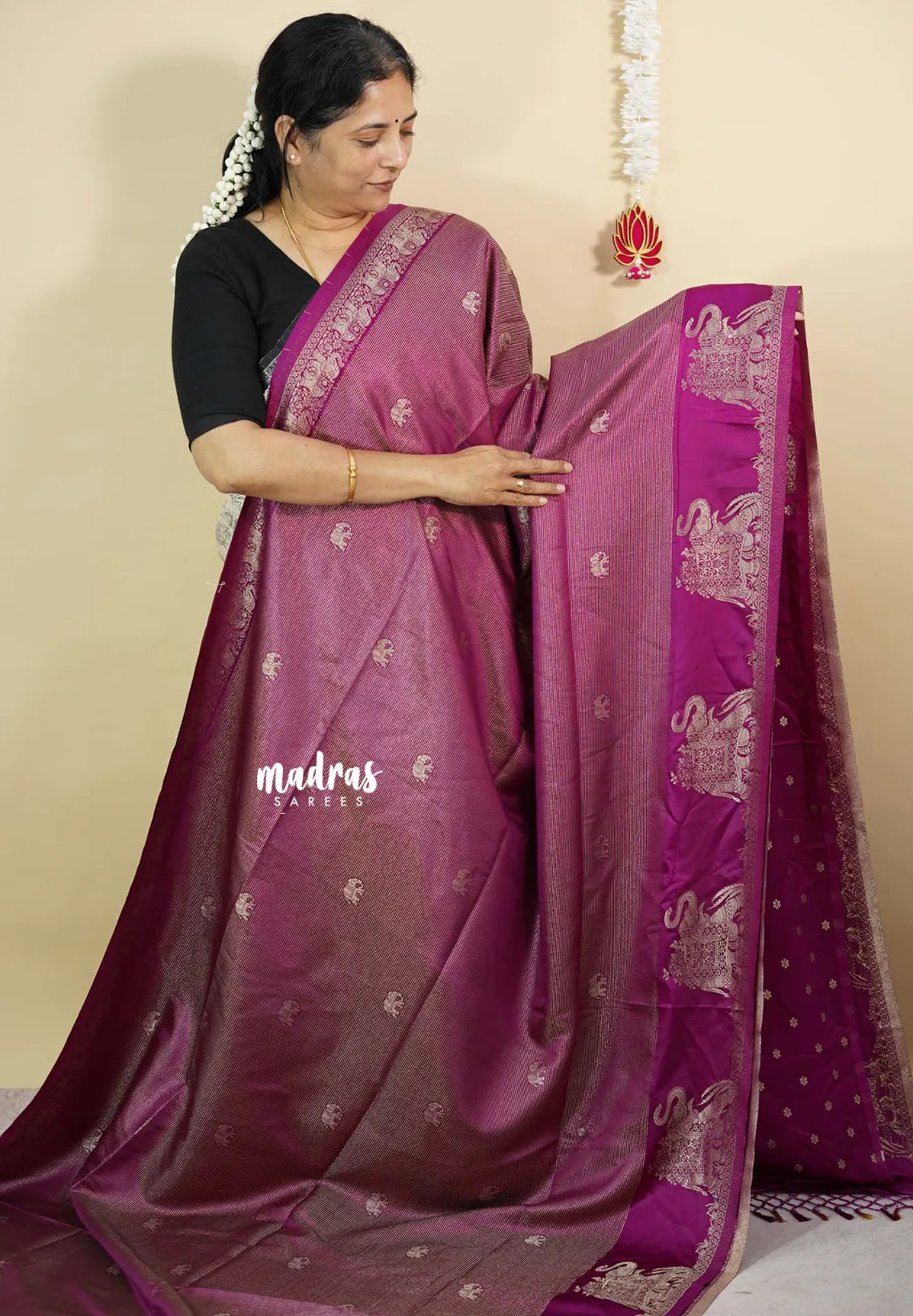 Magenta - Sri valli pure satin silk with vairaoosi full weaving and elephant border