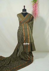 Mud Green with Tissue Border Blouse - Subbulakshmi - Sungudi 100 Count Saree with Rettapetta Rudraksham Border Ayutha ezhuthu Buttas with Blouse Combo - Best for Casual Wear | Summer Wear | School | College | Office wear