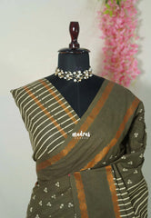Dark Olive Green - Subbulakshmi - Sungudi 100 Count Saree with Rettapetta Rudraksham Border Ayutha ezhuthu Buttas with Blouse Combo - Best for Casual Wear | Summer Wear | School | College | Office wear