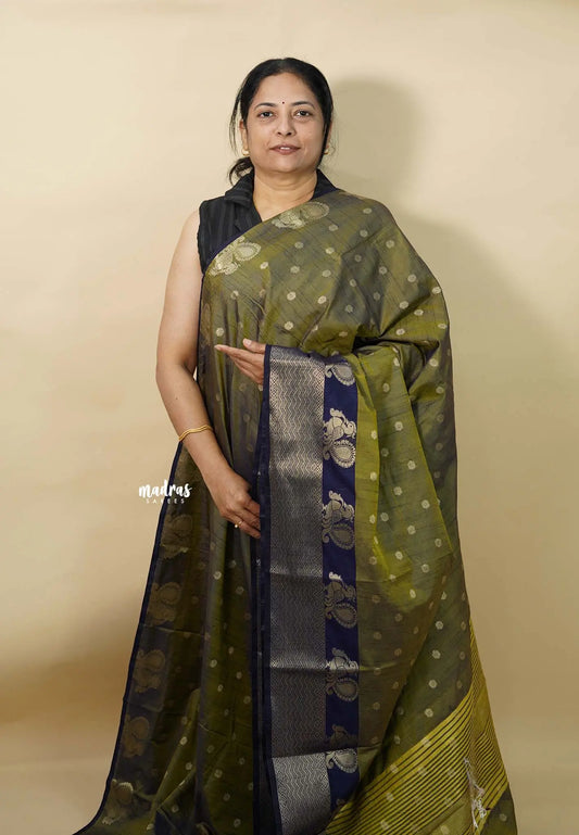 Dual Shade Green - Thendral - Kanchi soft silk with peacock border