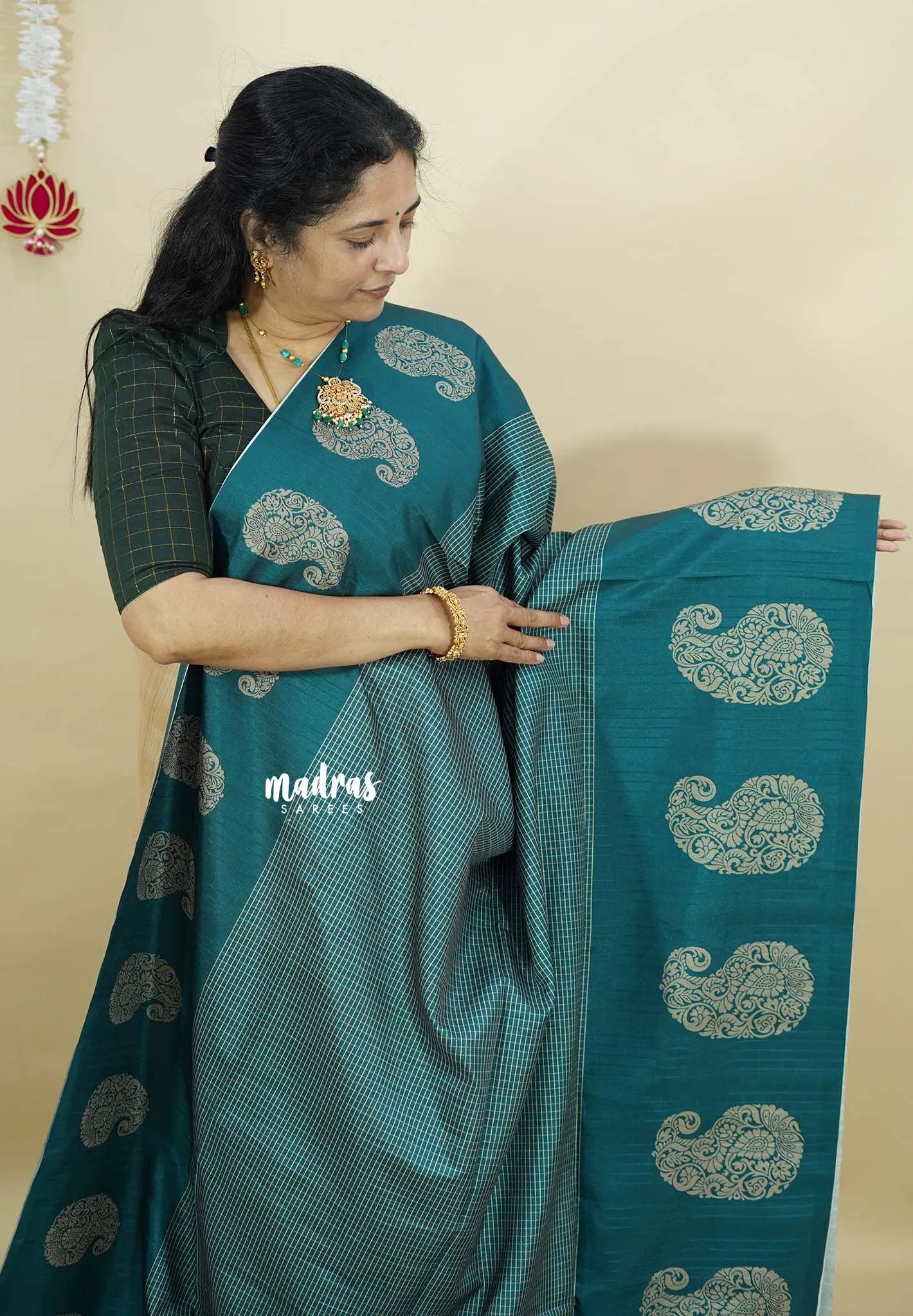 Teal Green- Yamini paper silk mango border and sirukattam body