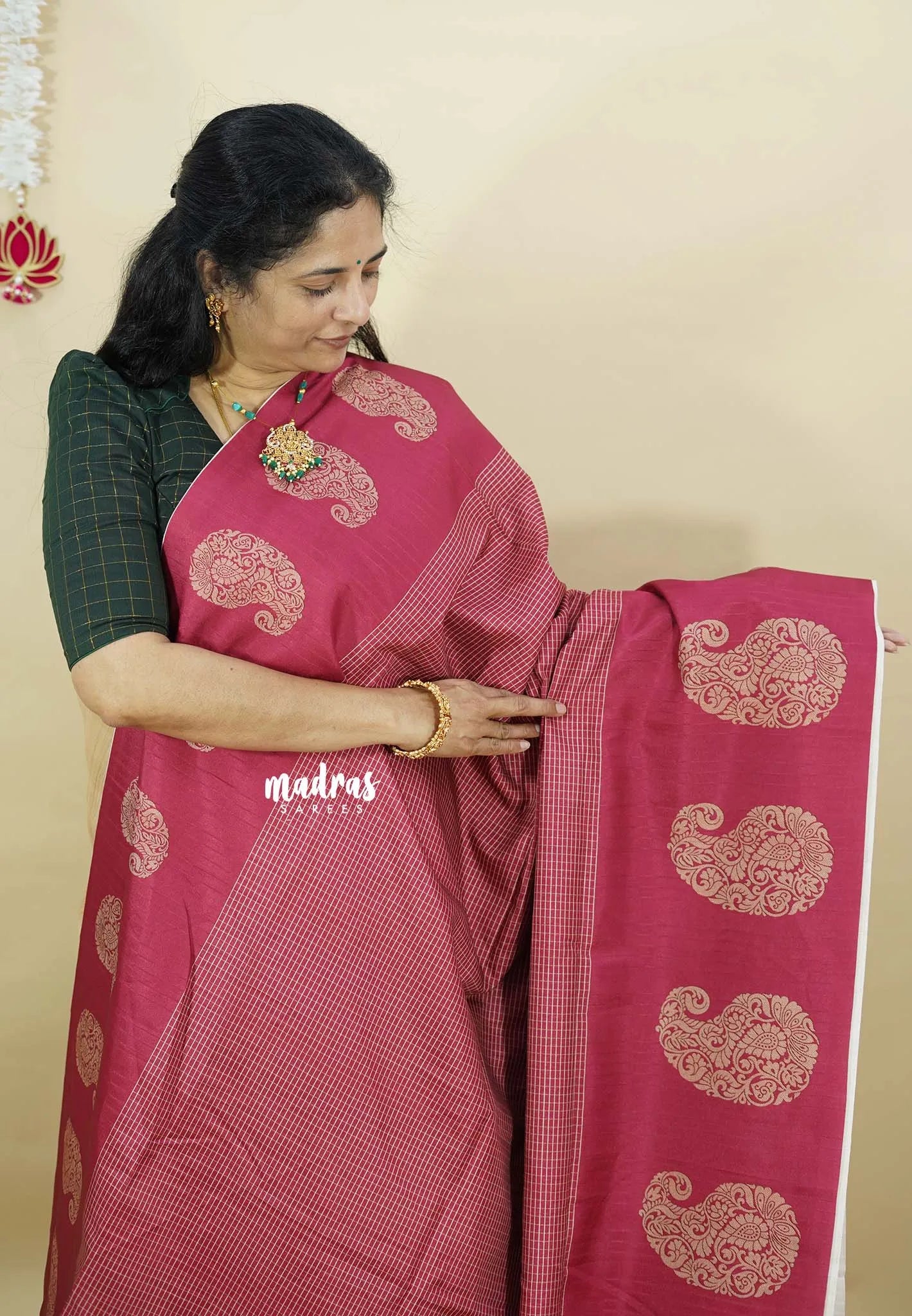 Beet Pink - Yamini paper silk mango border and sirukattam body