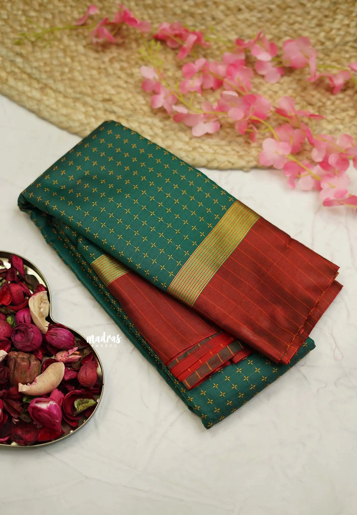 Arani semi silk saree with weaving buttas - Green with Red