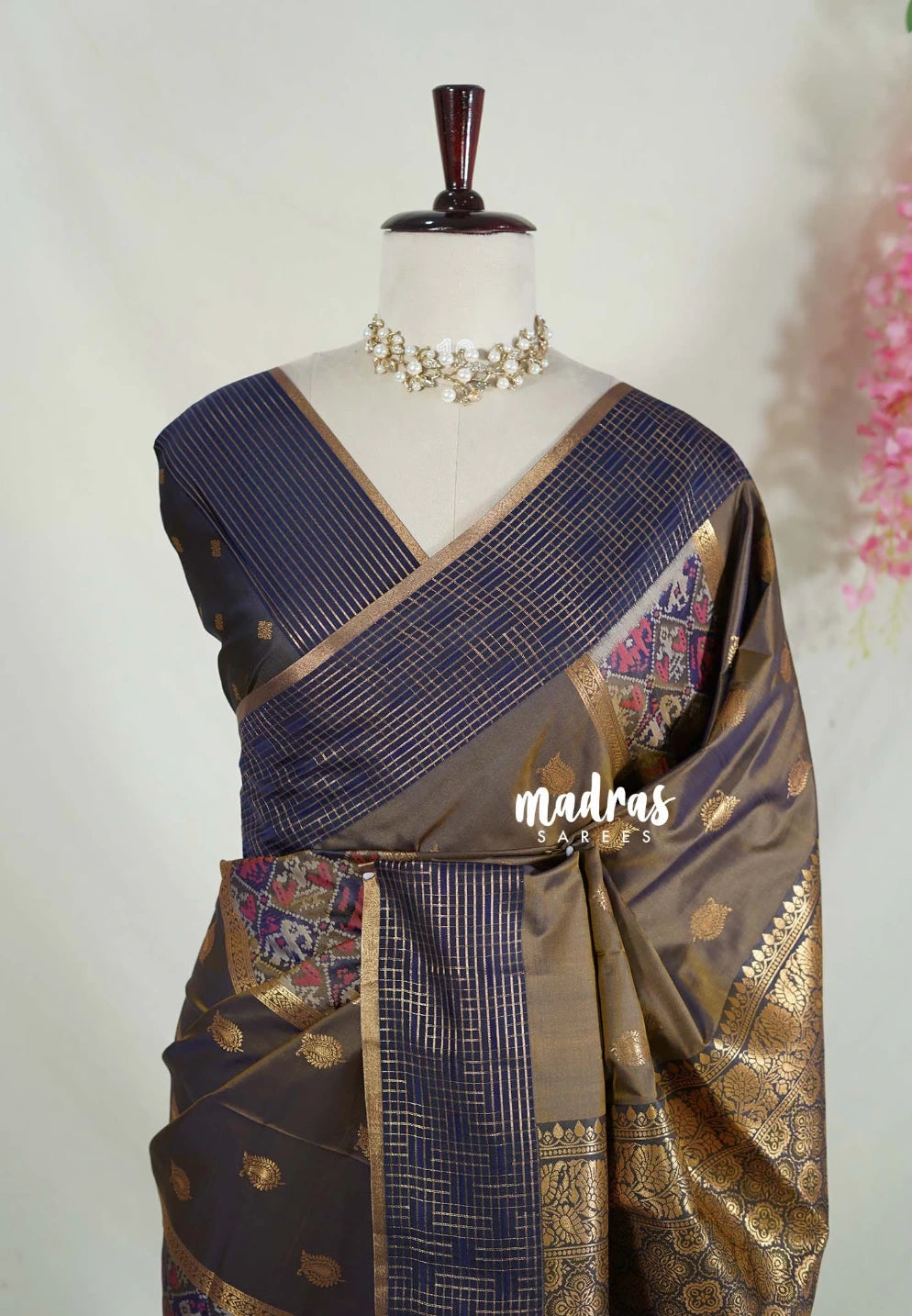 Dual Shade Olive Grey - Chandrika - Ikkat Pochampally Soft Silk with Zari Weaving Buttas and Rich Pallu - Perfect for Diwali Festive | Celebrations