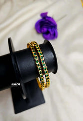 Aimpon vintage bangle emerald stone (Set of 2)