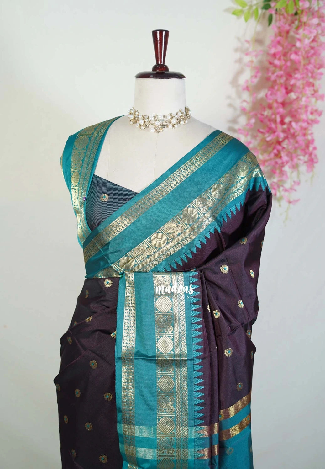 Dual Shade Wine Brown - Kanimozhi - Premium Soft Silk with Mango Border and Buttas - Best for Pooja Functions