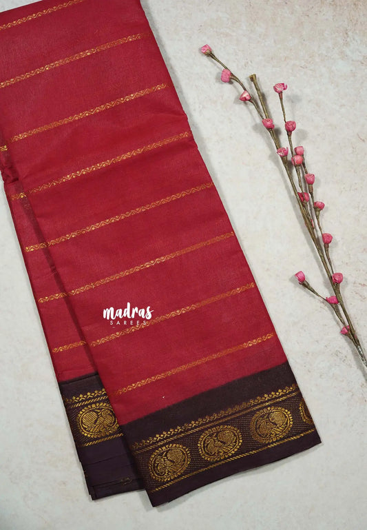 Brick red with brown - Margazhi - Madurai Sungudi velthari pattern round peacock border