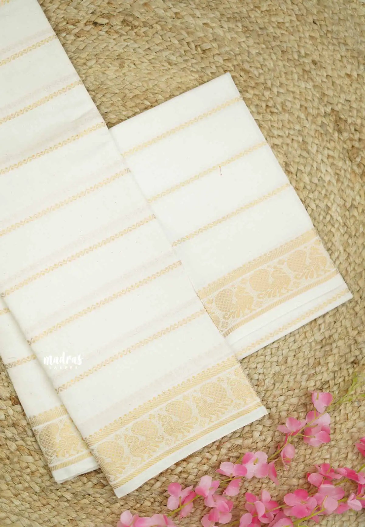 Margazhi Sungudi cotton mayil border with blouse - Halfwhite