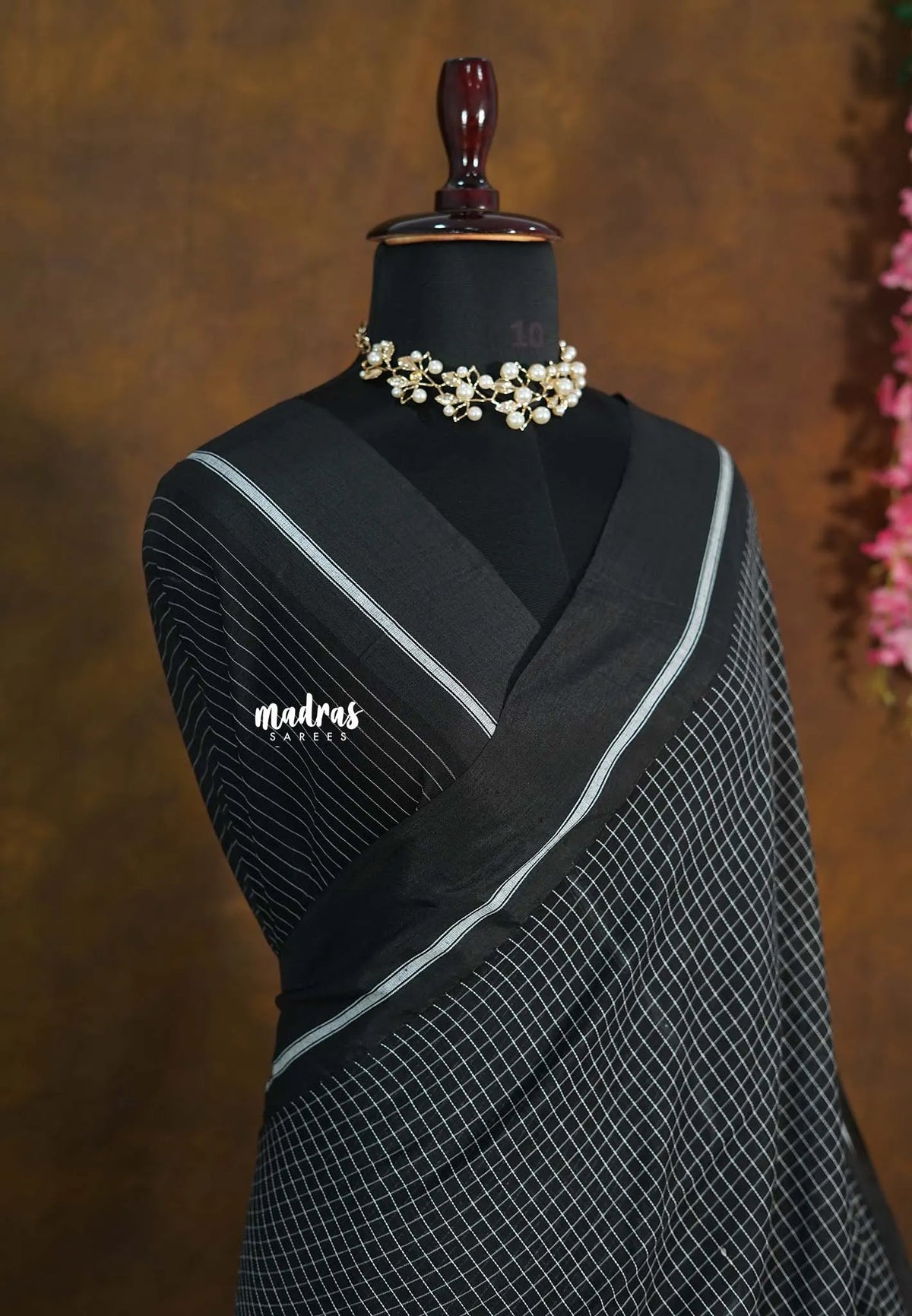 Patteda Anchu saree Black with black