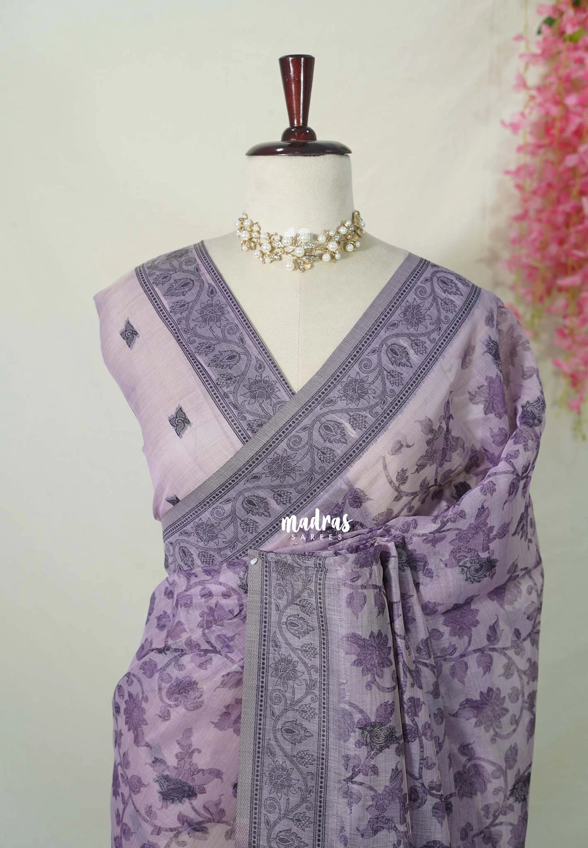 Soft Lavender Purple - Muslin Silk with Thread Weaving Pallu and Border with Floral Buttas - Perfect for Office Wear