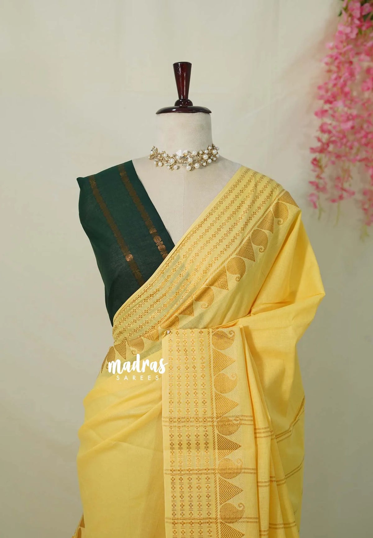Creamy Yellow - Subbulakshmi - Sungudi 100 Count Plain Saree with Mango Border with Blouse Combo - Best for Casual Wear | Summer Wear | Temple visit