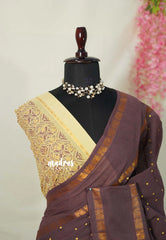 Mauve Brown - Subbulakshmi - Sungudi 100 Count Saree Polka Dots in Body with Rettapeta Peacock Border and Ajrakh Printed Blouse Combo - Best for Casual Wear | Summer Wear | Temple visit