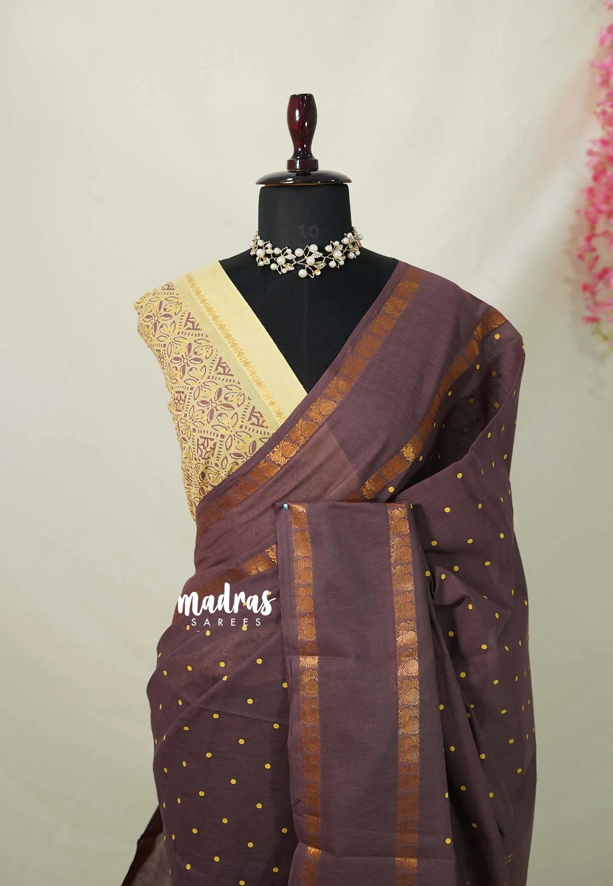 Mauve Brown - Subbulakshmi - Sungudi 100 Count Saree Polka Dots in Body with Rettapeta Peacock Border and Ajrakh Printed Blouse Combo - Best for Casual Wear | Summer Wear | Temple visit