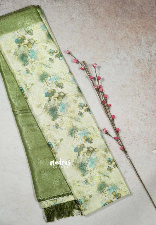 Pastel Green - Thendral - Soft Silk Floral Elegance Saree with Woven Border