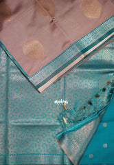 Muted Mauve Onion - Thendral - Kanchi Semi Silk Small Border with Contrast Pallu and Blouse - Best for Pooja Functions | Diwali Festive