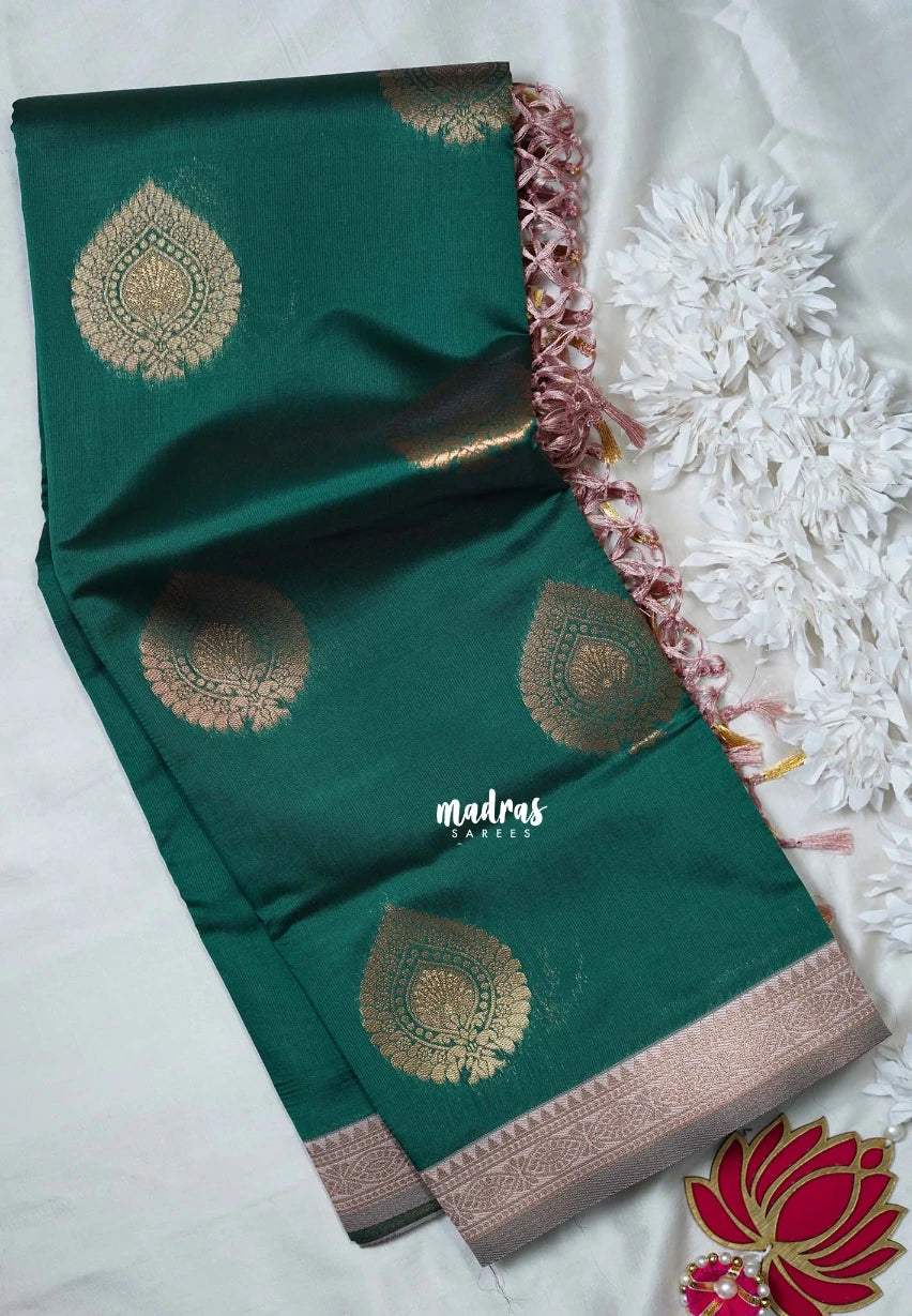 Dark Emerald Green - Thendral - Kanchi Semi Silk Small Border with Contrast Pallu and Blouse - Best for Pooja Functions | Diwali Festive