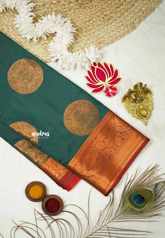 Thendral - Kanchi semi silk Saree round buttas - Green