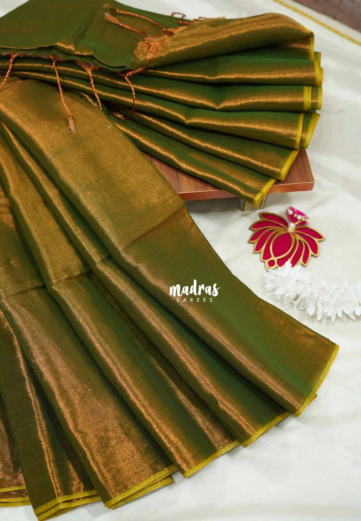 Dualshade golden green - Vani Bhojan - Soft Tissue khadi