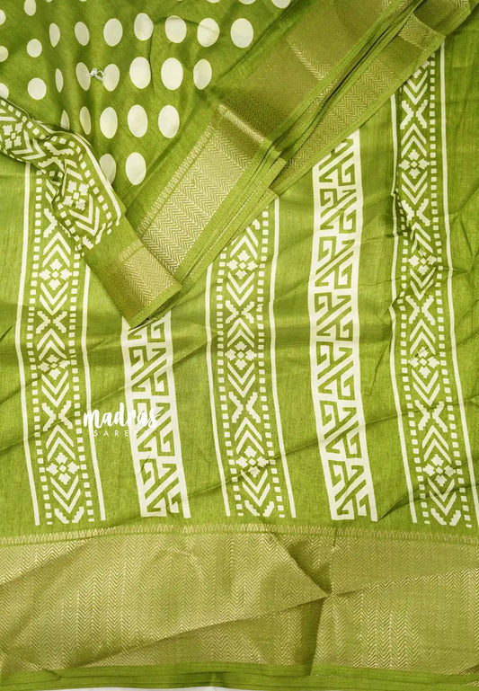 Rich printed silk with polka dots - Mehendi green