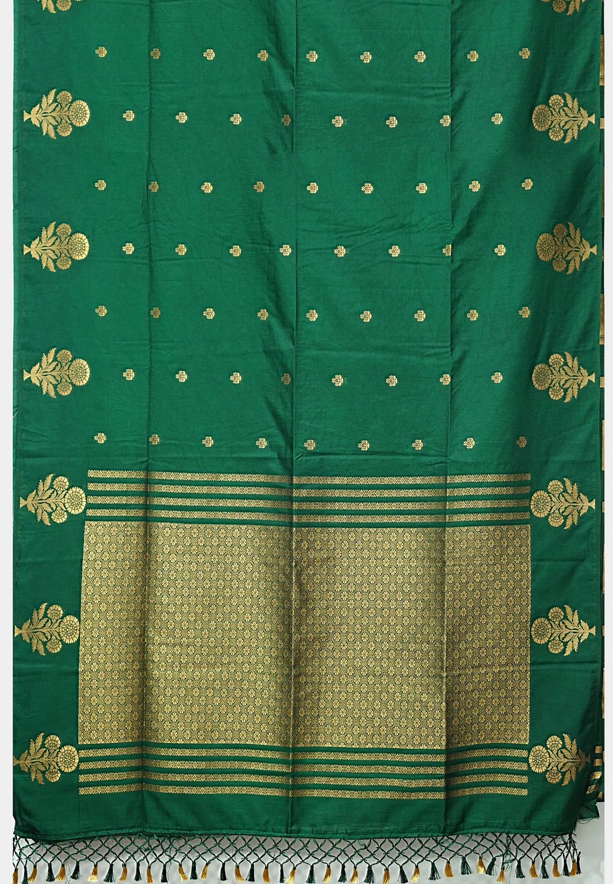 Vedha - Premium aura silk floral border - Deep green